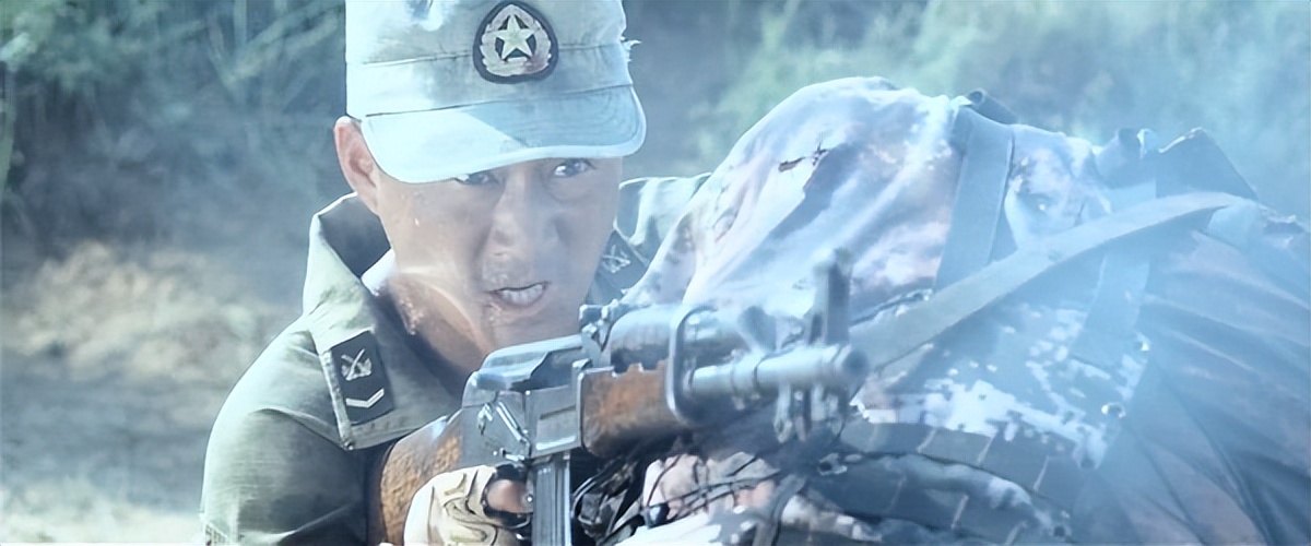 吴京硬汉枪战动作片《战狼》武器解析盘点