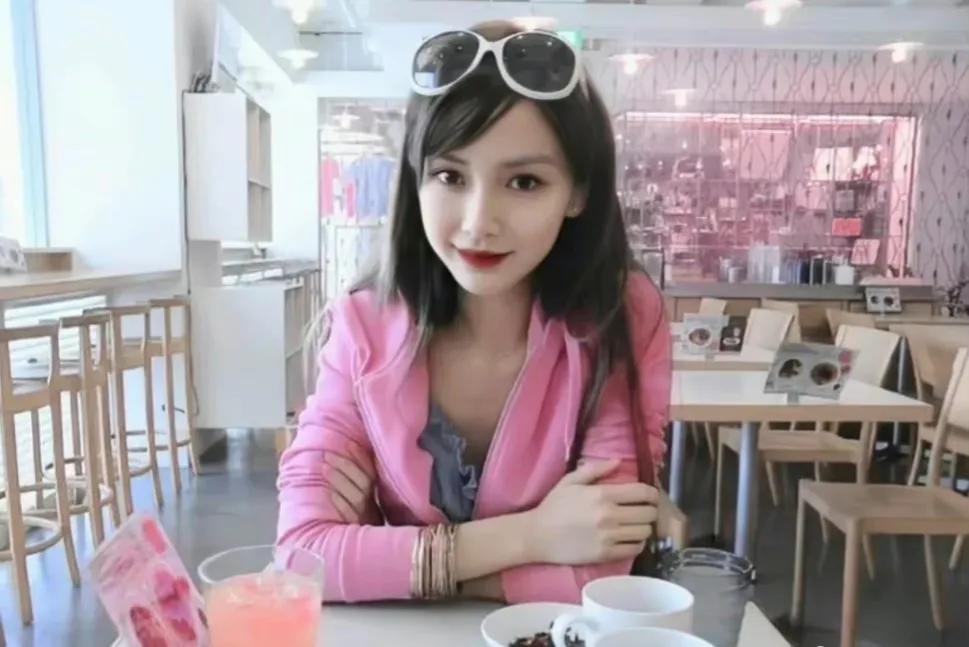 我一个女的都被baby迷住了，怎么能这么好看啊