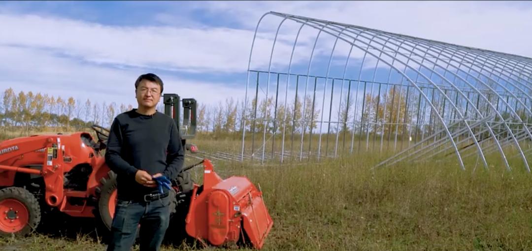 北大毕业后，他去了加拿大种菜：“义无反顾，没有想过再回国”