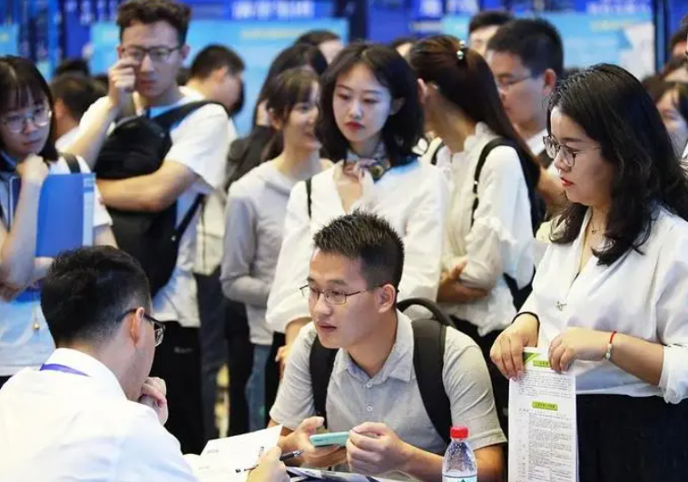 985高校的金字塔名单出炉，被分成六个等级，你的学校在第几梯队