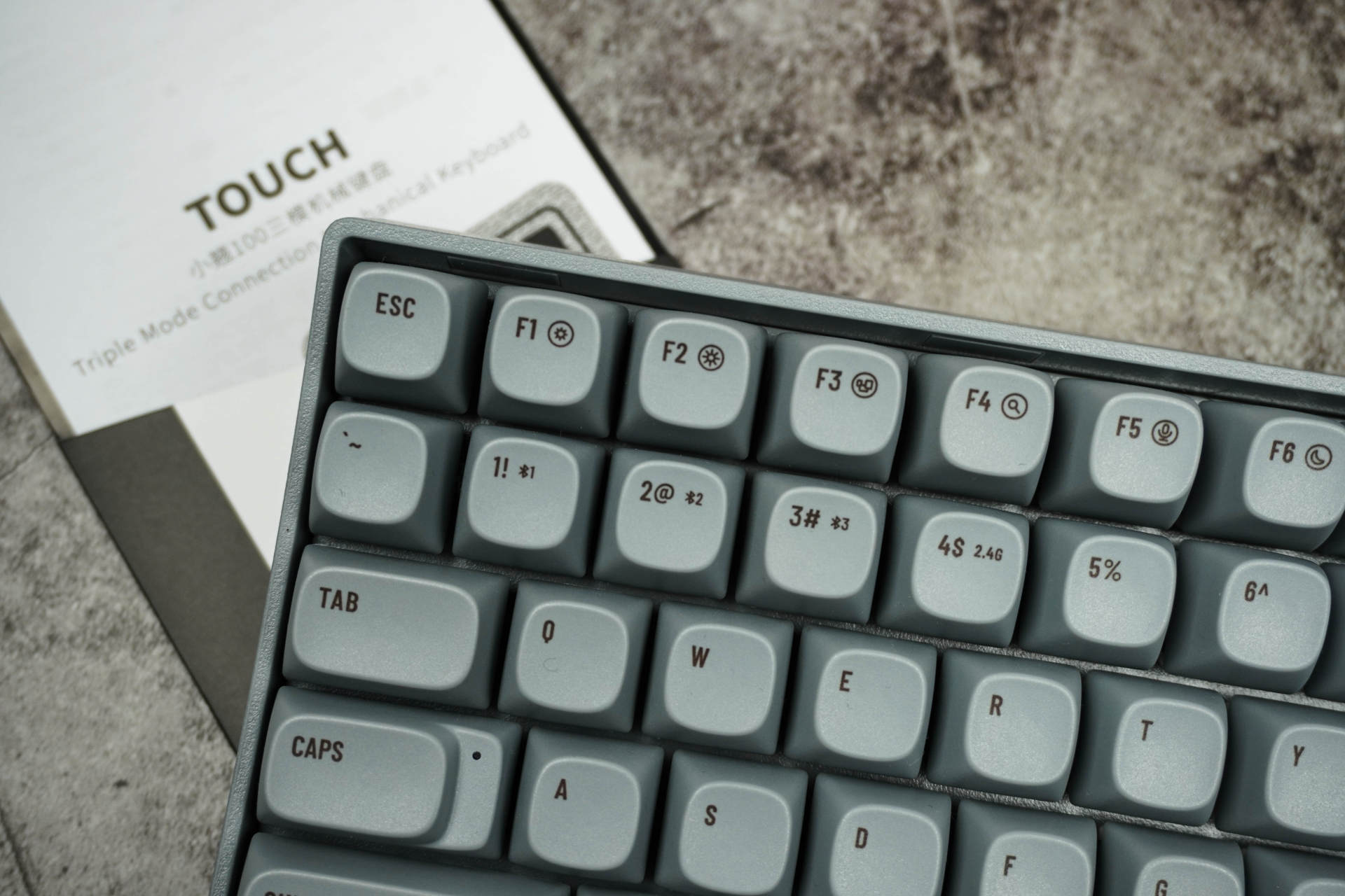 这次全面精彩！Lofree洛斐小翘百键“水泥灰”键盘深度体验