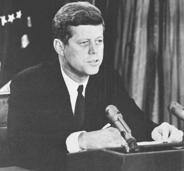 美国总统肯尼迪，被枪杀57年，特朗普也不敢公开他的遇刺档案