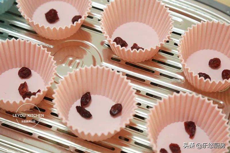 懒人米糕做法，香甜绵软，搅一搅面糊就能蒸，注意一点，轻松脱模