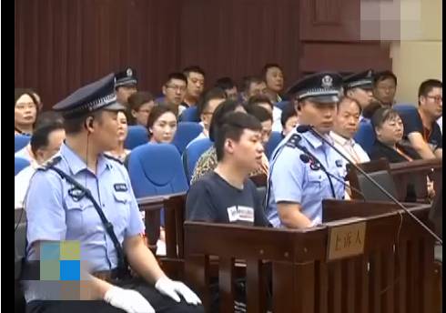 “辱母案”于欢：从无期改判5年，狱中受6次表扬，母亲3年白头