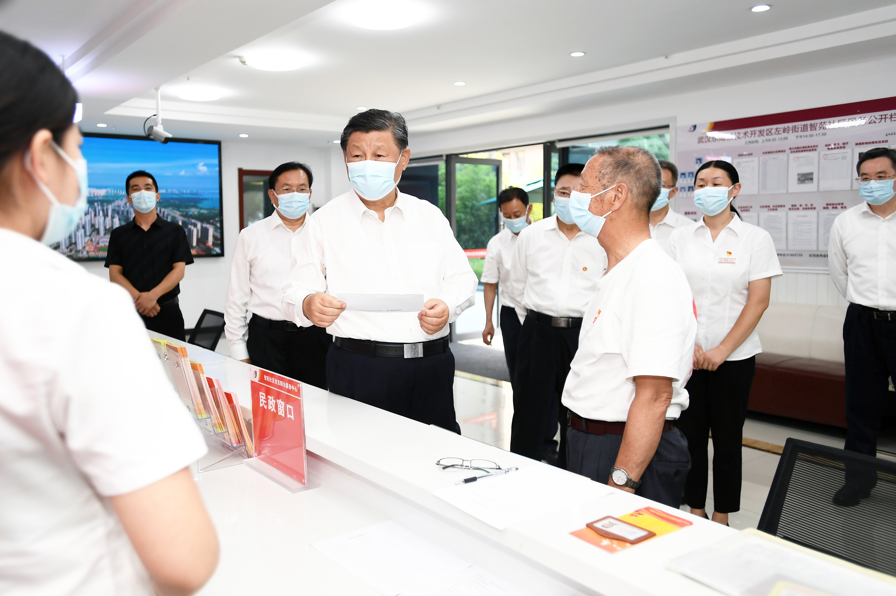 习近平在湖北武汉考察时强调 把科技的命脉牢牢掌握在自己手中 不断提升我国发展独立性自主性安全性