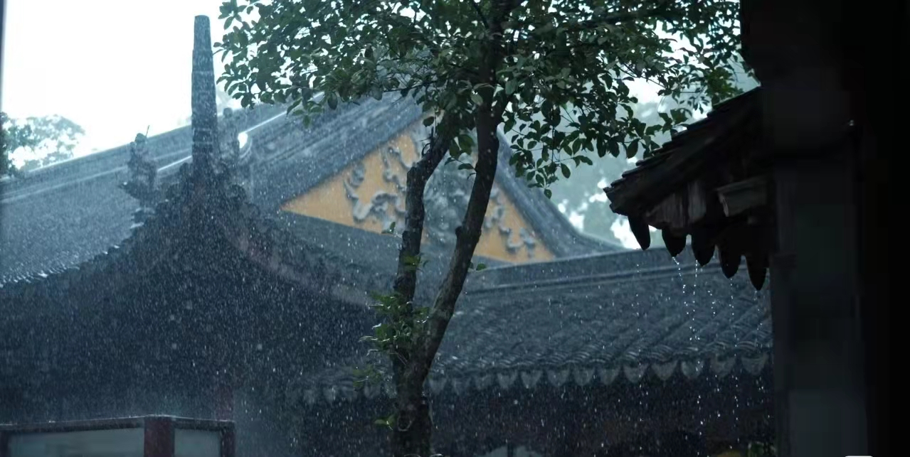 每次一下雨，就想离开苏州