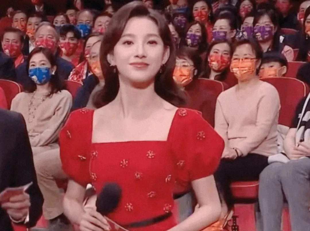 虎年春晚上的21位女星，穿着各有各的特色，有的让人倍感惊艳