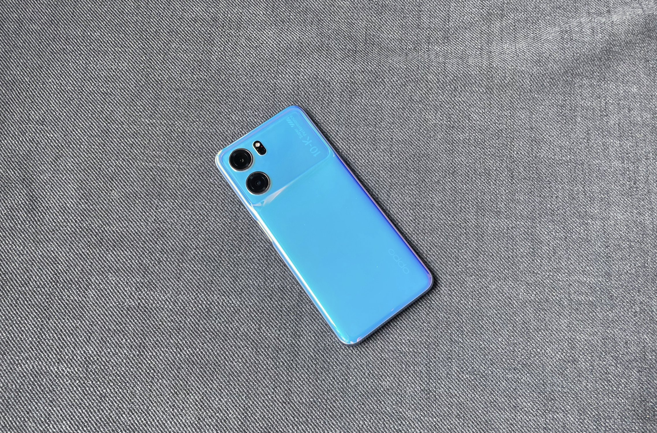 5000mAh+LCD屏+256GB，降至1789元，这才是性价比手机该有的样子