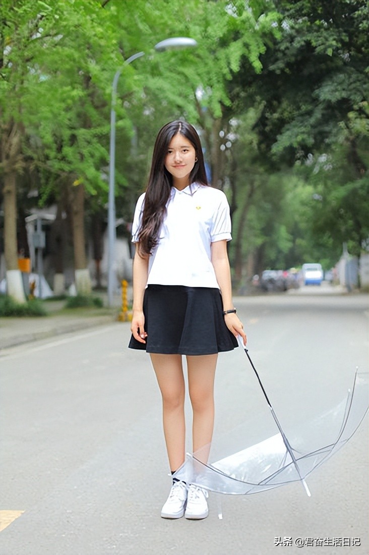 清纯美女校花(清纯美女校花被迷)-骁龙网