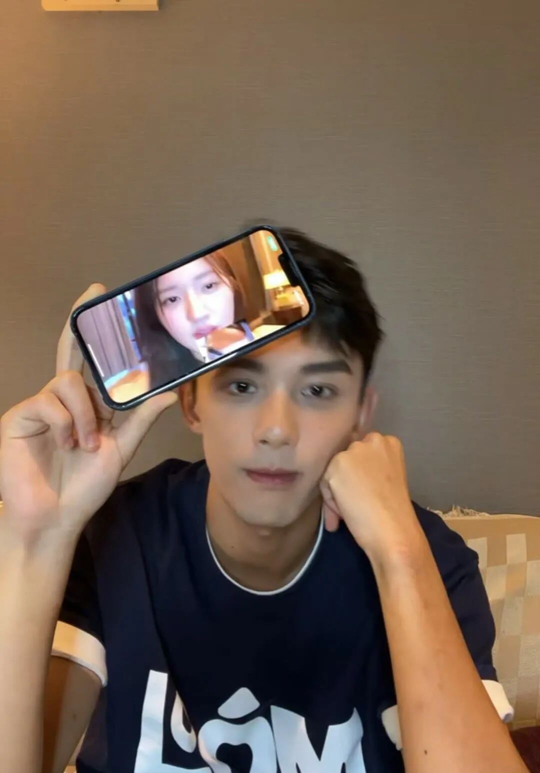 「星汉灿烂」吴磊×赵露思情侣壁纸头像