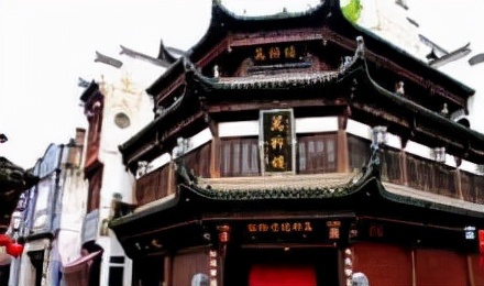 屯溪老街——活动的清明上河图 作者：徐俊林