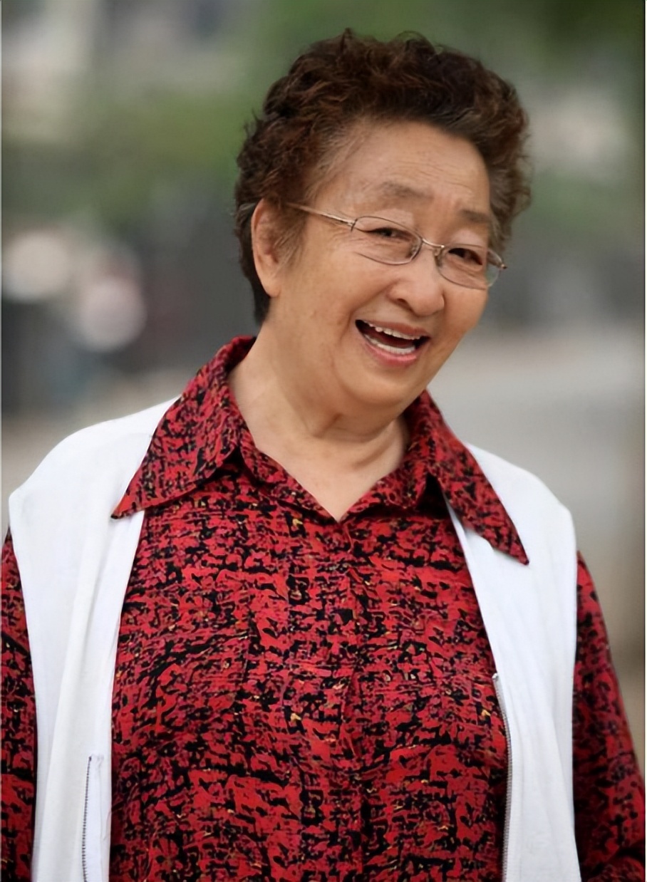 这10位母亲专业户，烟火气又不失魅力，都是中国人心中母亲的模样