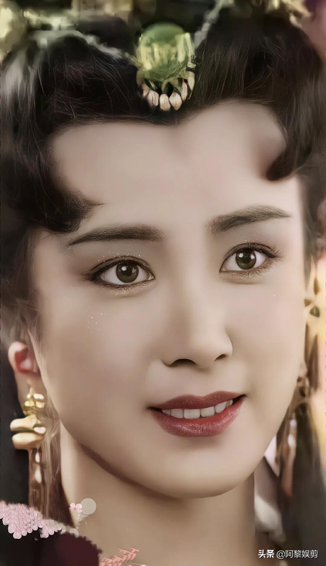 傅艺伟年轻的时候真是风华绝代