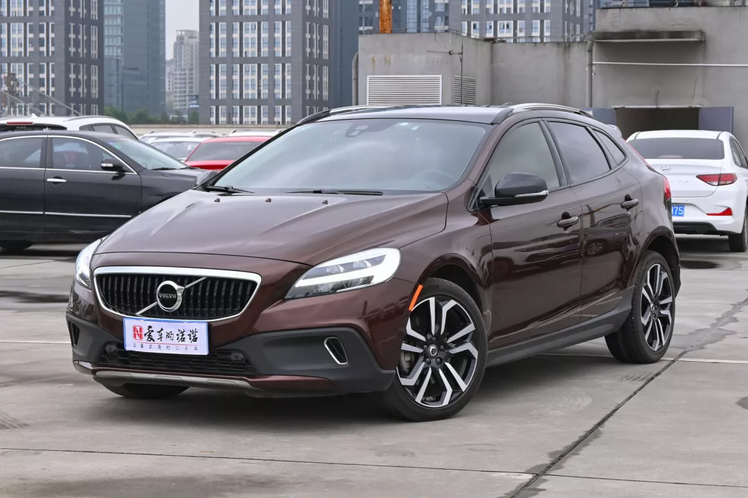 不甘平庸的另类钢炮——二手沃尔沃 V40CC