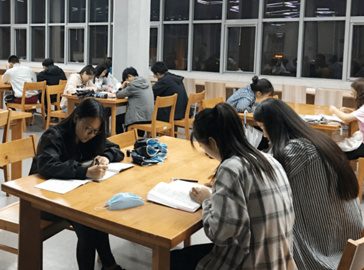 被调侃为“984.5”高校的3所大学，王牌专业不输985，性价比很高