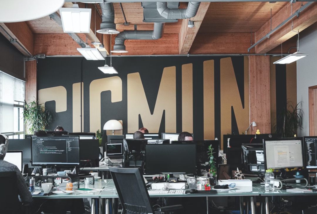 被高薪“惯坏”的年轻人：离开大厂，从降薪开始？