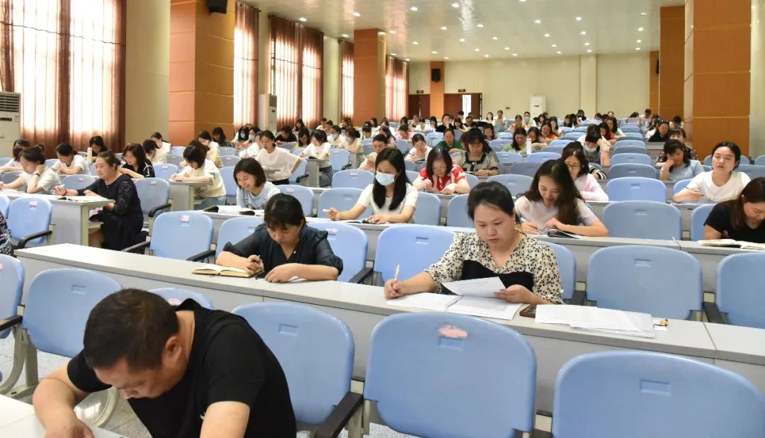 班主任培训 凝心聚力 砥砺前行 南充市西河路小学班主任工作培训会