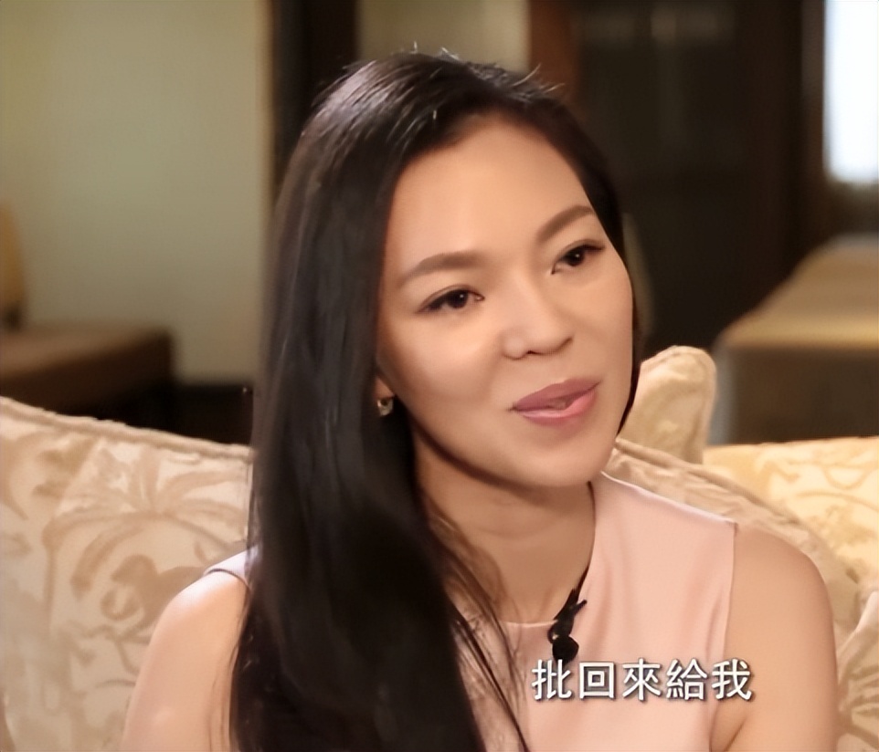 34岁当富士康老板娘，6年3胎稳当百亿豪门阔太，曾馨莹凭什么？