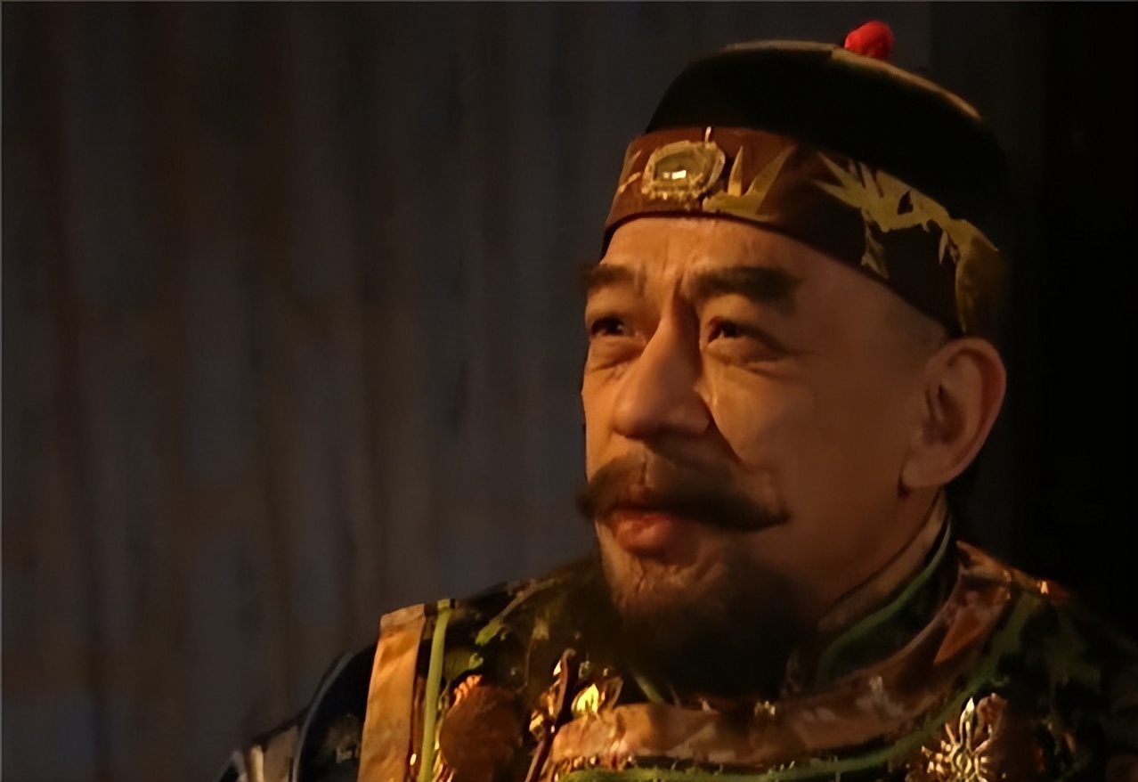 康熙临终前，为啥点名1个男人陪葬？雍正继位后才知父亲高明