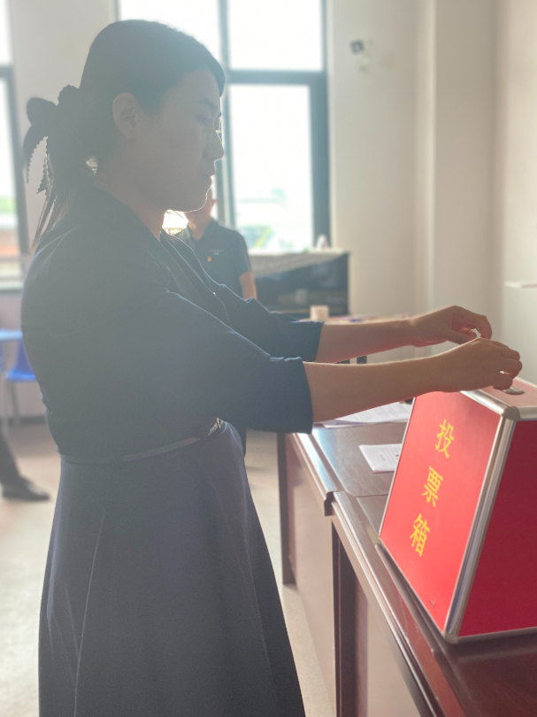 中共四川天府新区永兴小学党支部召开增支委委员党员大会