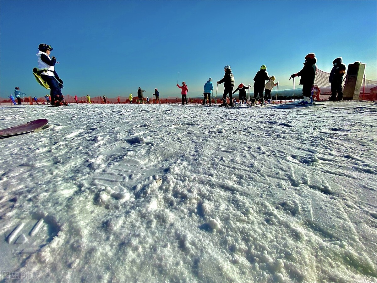 冬天就要滑雪啊！为大家奉上北京的18个宝藏滑雪场，快去打卡吧