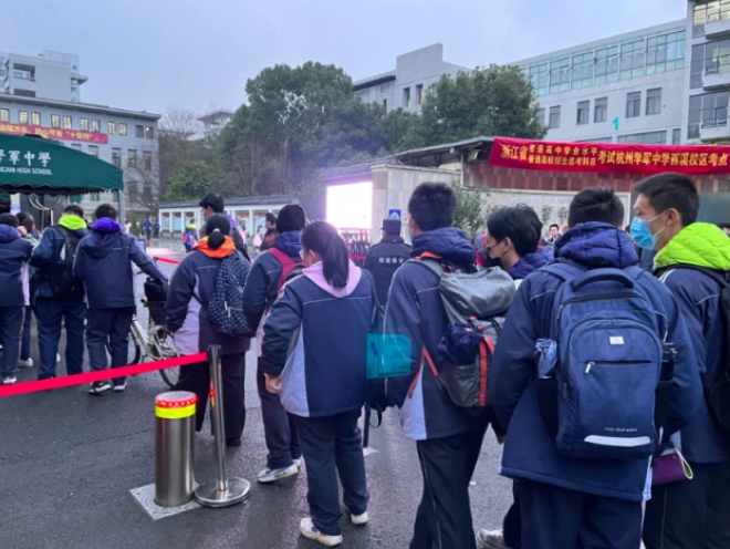 浙江2022首场高考拉开序幕，学霸幽默回应：公布答案前我都是满分