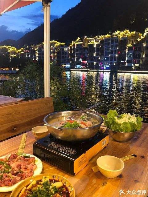 古城鎮遠宵夜