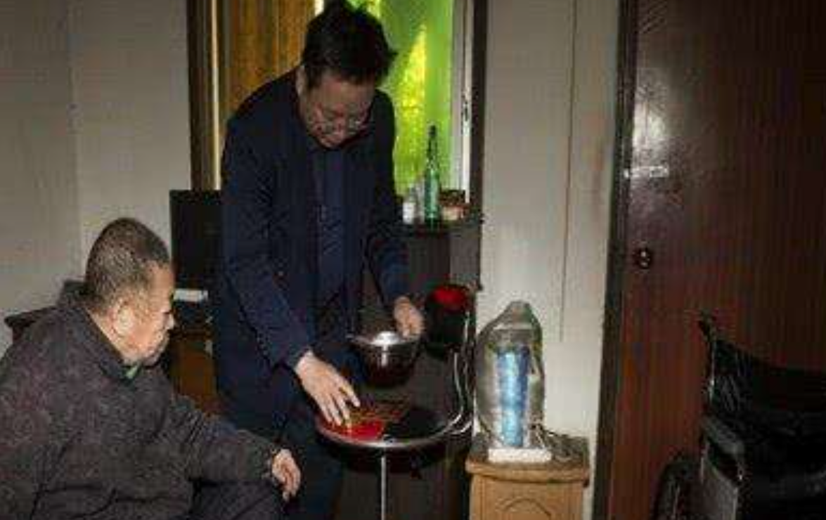 清华毕业后当5年客服，后辞职回乡当保安的张晓勇，后来怎样了？