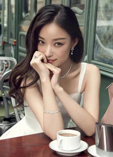 倪妮惊艳写真照