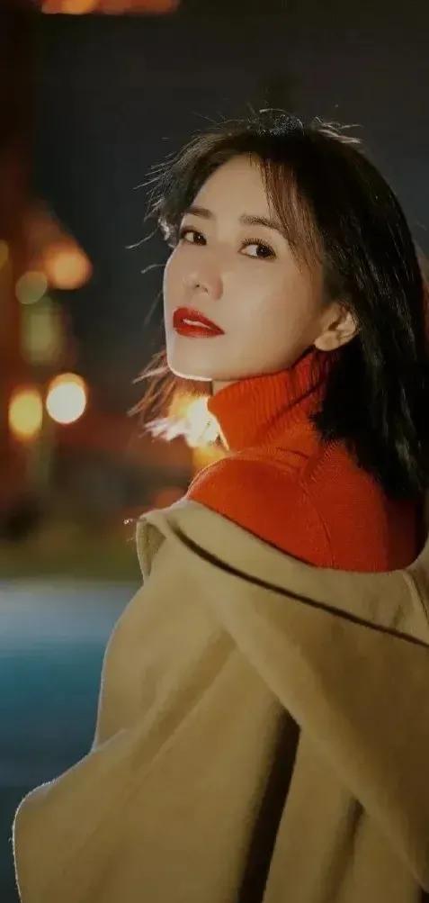 高圆圆：气质独特，优雅大方，唯美迷人