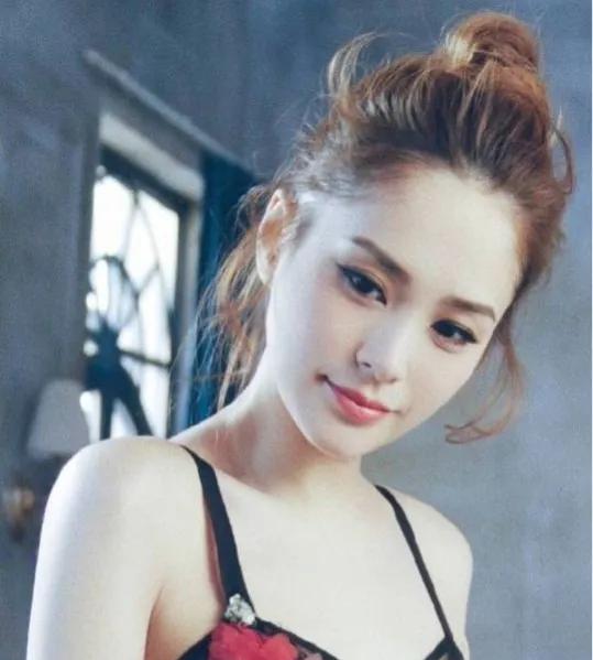 有一种“自卑”叫我好丑，这3位女星从来都不照镜子的吗？