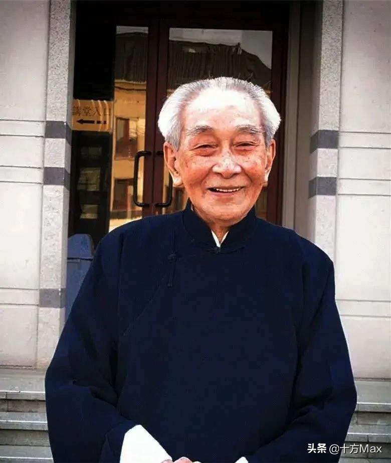 南怀瑾的书值不值得读(昨天有人问我南怀瑾先生的书到底值不值得读，是不是国学骗子？)