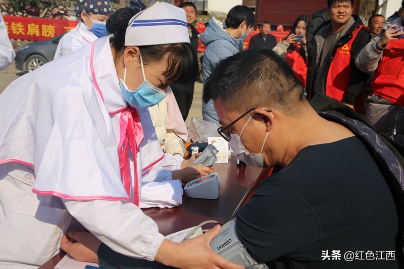 瑞昌市武蛟乡：“铁肩膀”文化艺术服务队唱响乡村振兴乐章