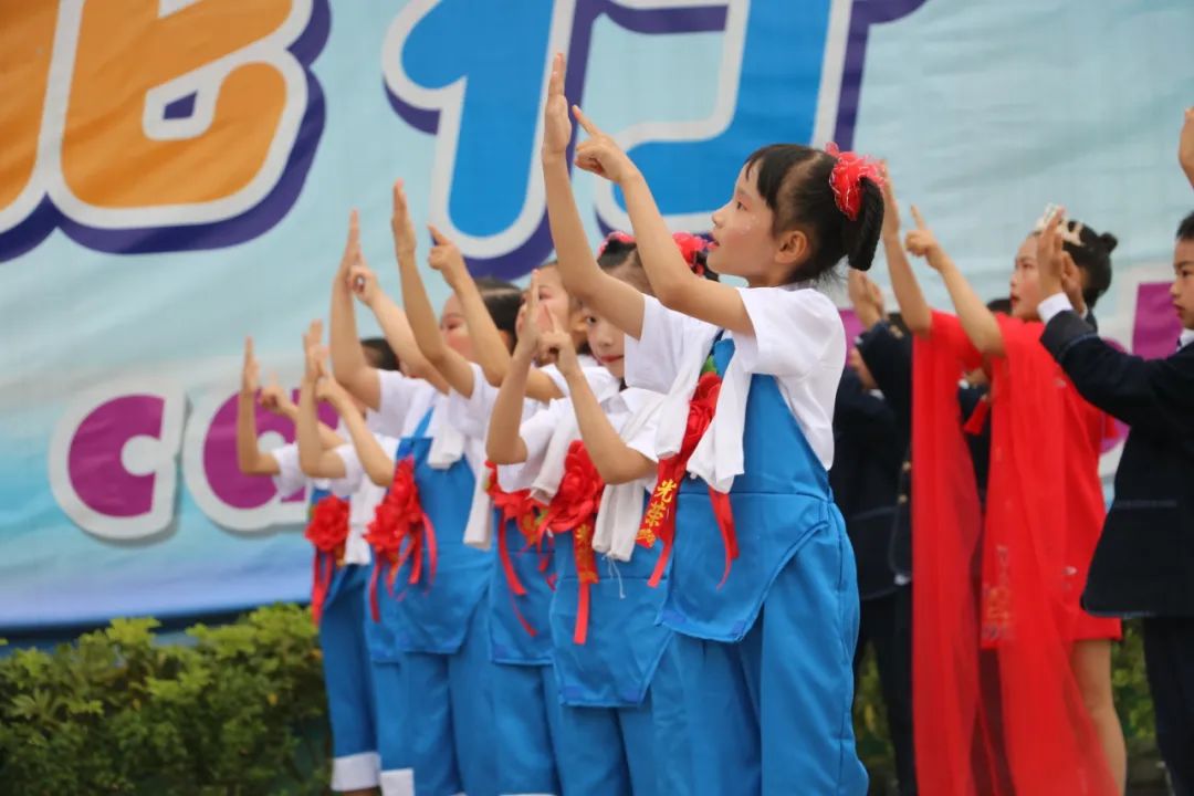 致敬劳动模范 做小小劳动者｜双流区实验小学外国语学校庆祝劳动节