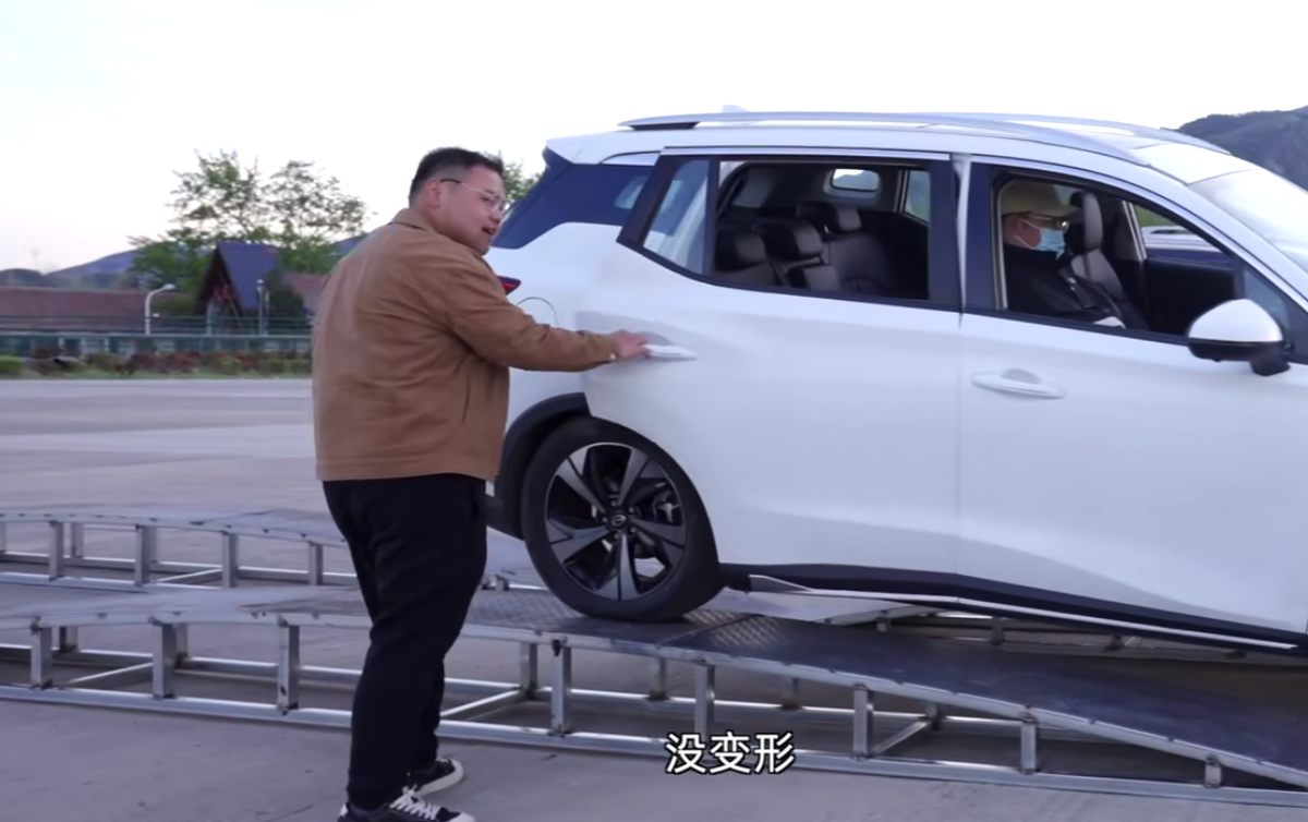 “虐車”式抗造比拼，傳祺GS4強(qiáng)勁實(shí)力震驚眾人