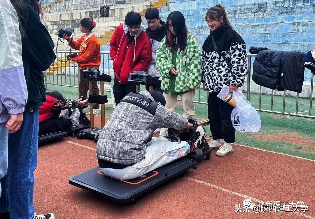 运动场上那些事儿丨直击体测现场，领略青春风姿