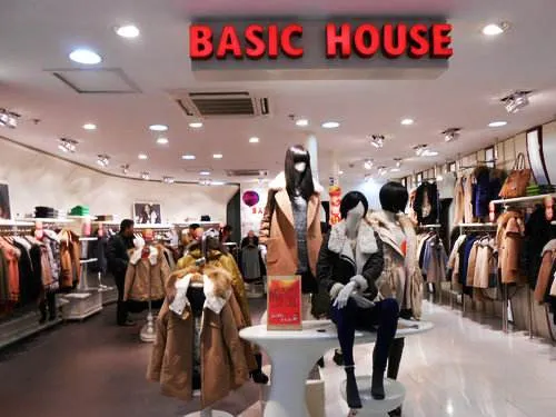 关店求生,卖停车场续命!曾干掉优衣库的韩装霸主,为何一夜失宠