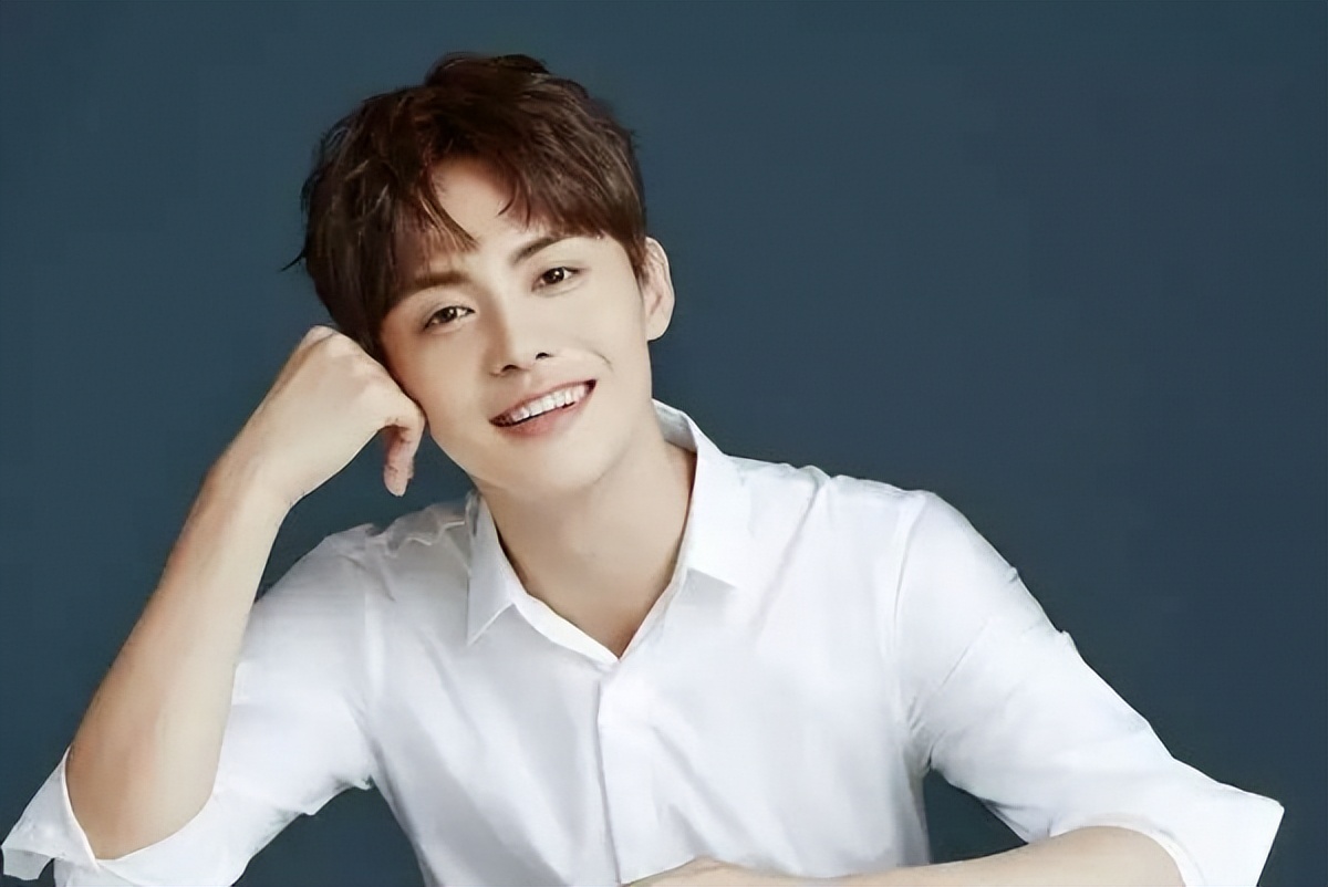 娃娃脸只服这10位明星！有人30岁还能演高中生，个个清纯可人