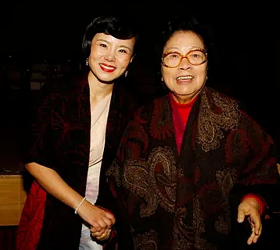 著名歌唱家王昆：和丈夫相伴71年，丈夫离世2个月后，她追随而去