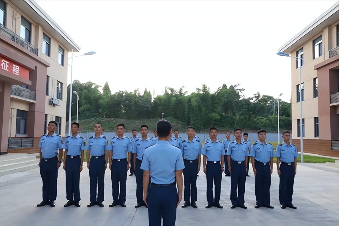 退役归来，获评重磅殊荣！湖北学霸青年：曾服役空军，屡获部队表彰！