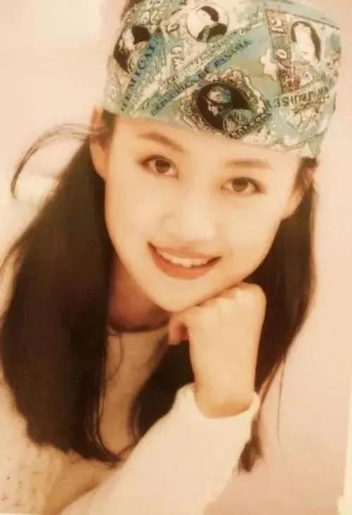 看了这几位女港星，才知道什么叫真正的“一眼万年”