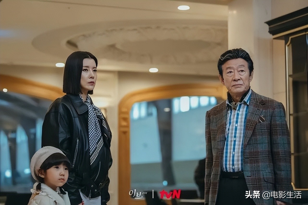 收视8%！《顶楼》后又一狗血神剧，疯批美人复仇，一集比一集刺激