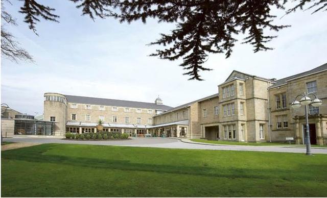 大学学生证（学院PK大学区别是什么）