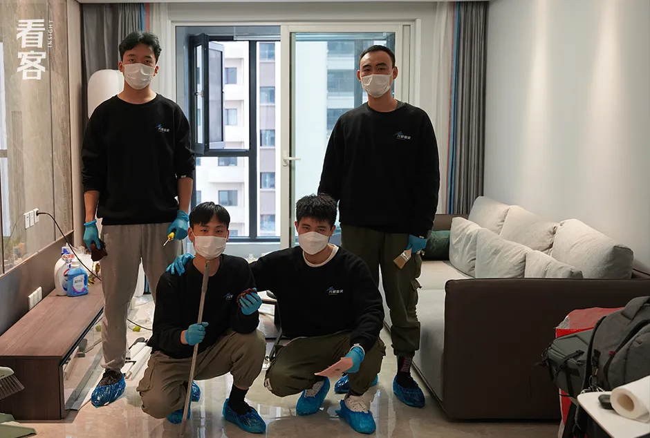 做家政的90后男生,让阿姨们饭碗不保