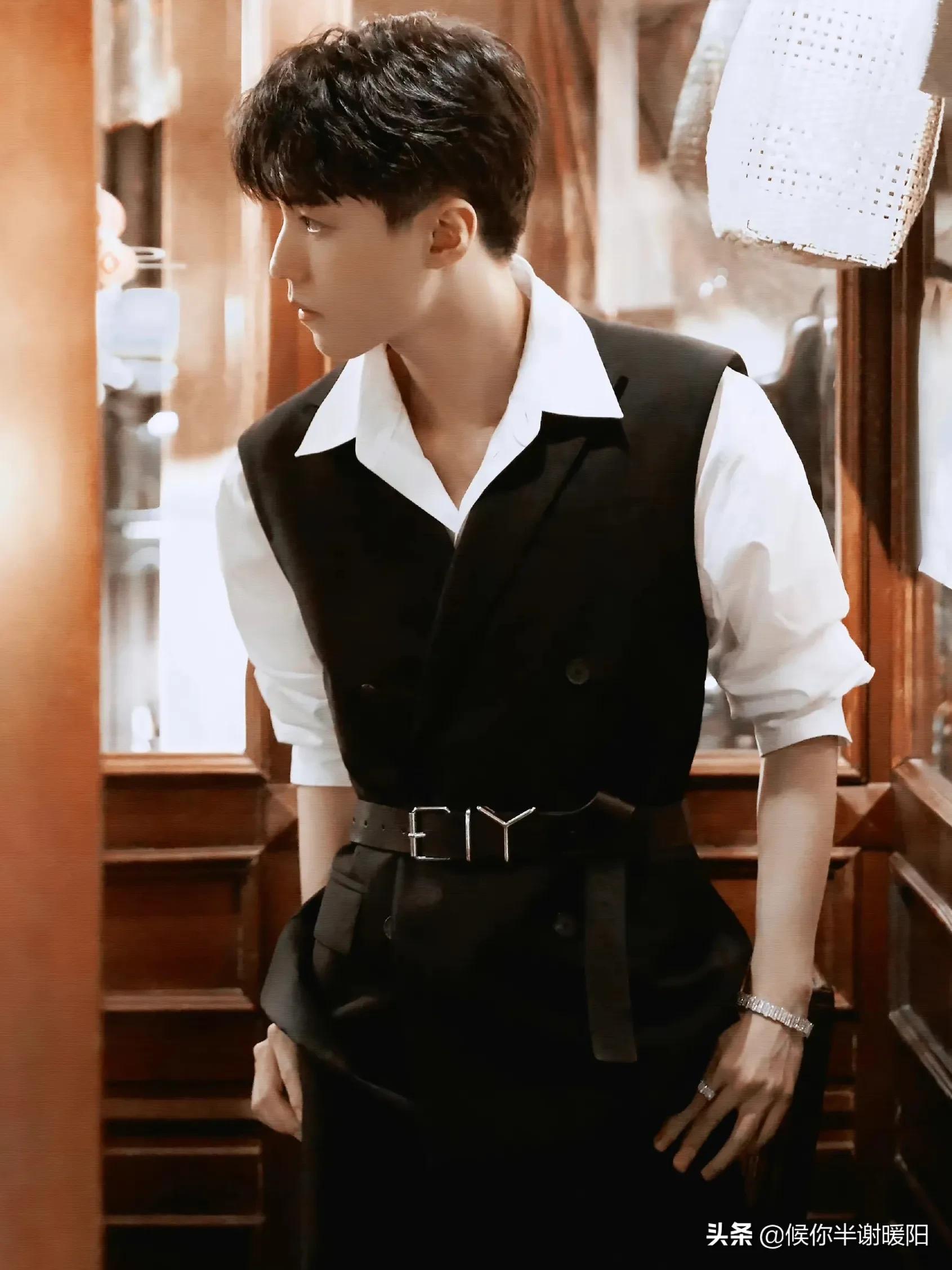 男明星最爱“束腰西装”：任嘉伦两次都出圈，许凯檀健次让人惊艳