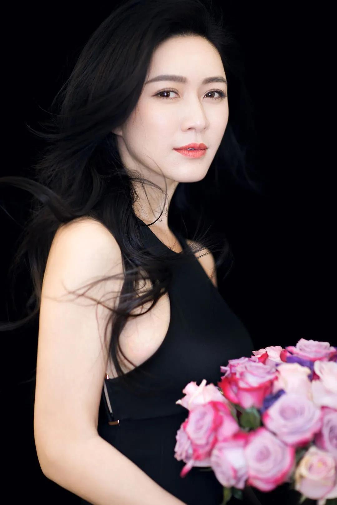 田海蓉：气质婉约，明艳动人，魅力四射