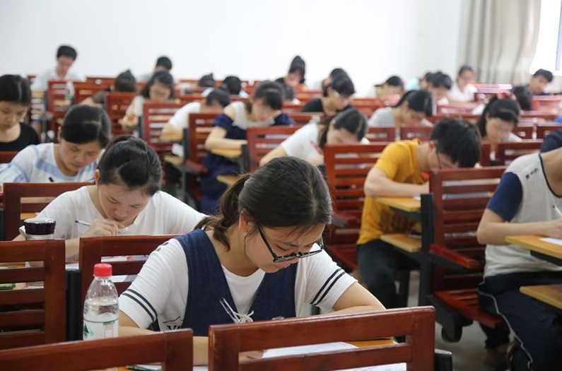 四六级也有“分界线”？及格的忙着刷分，300多分的坚持“裸考”