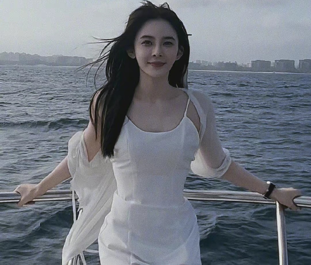 "赵樱子"穿一身薄纱直播,还让刷礼物?"上车"2字让粉丝惊呆