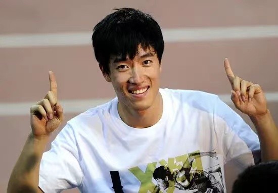 “飞人”刘翔跌落神坛？从名扬世界到退赛被骂，他都经历了什么？