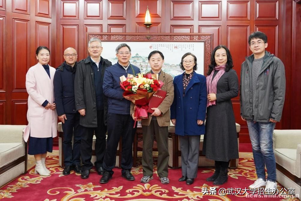 省委省政府批准！湖北这位教授入选重磅名单，人社厅副厅长颁奖！全省仅10人